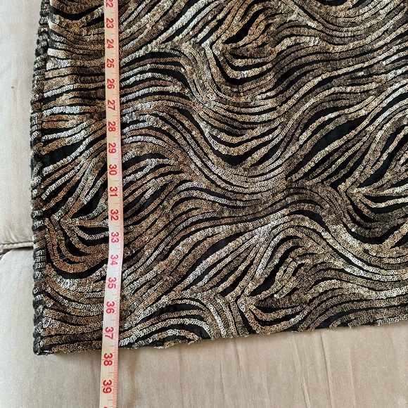 CALVIN KLEIN. TAUPE & BLACK SEQUINS SHEATH DRESS. Size 8. Sleeveless. Zi… - Picture 6 of 7